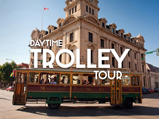 Trolley turning the corner